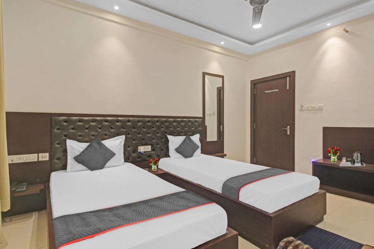 Super Townhouse Centre Point Inn Near Esplanade Metro Station コルカタ エクステリア 写真
