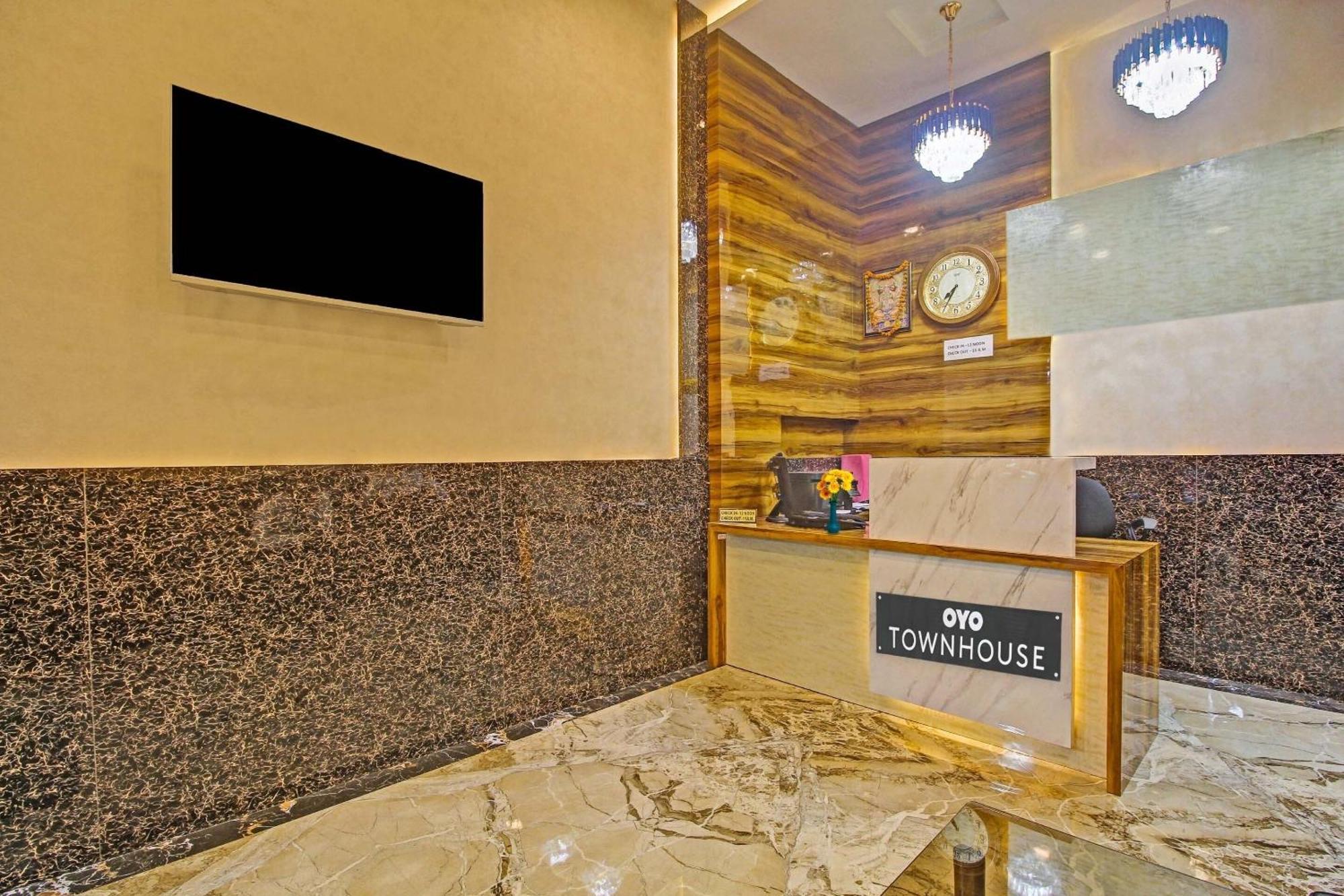 Super Townhouse Centre Point Inn Near Esplanade Metro Station コルカタ エクステリア 写真